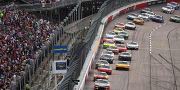 William Byron, driver of the #24 Axalta Chevrolet, leads the field during the NASCAR Cup Series Goodyear 400 at Darlington Raceway on April 06, 2025 in Darlington, South Carolina. Image: James Gilbert/Getty Images