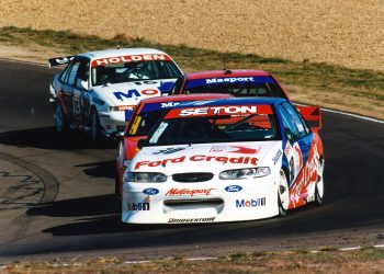Leading the DJR and HRT heavyweights at Lakeside in 1997.
