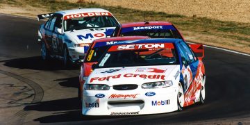 Leading the DJR and HRT heavyweights at Lakeside in 1997.
