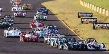 At the head of the 20-car field, Cooper Cutts was able to hold off Peter Paddon to win both Radical races. Image: RCA / Speedshots