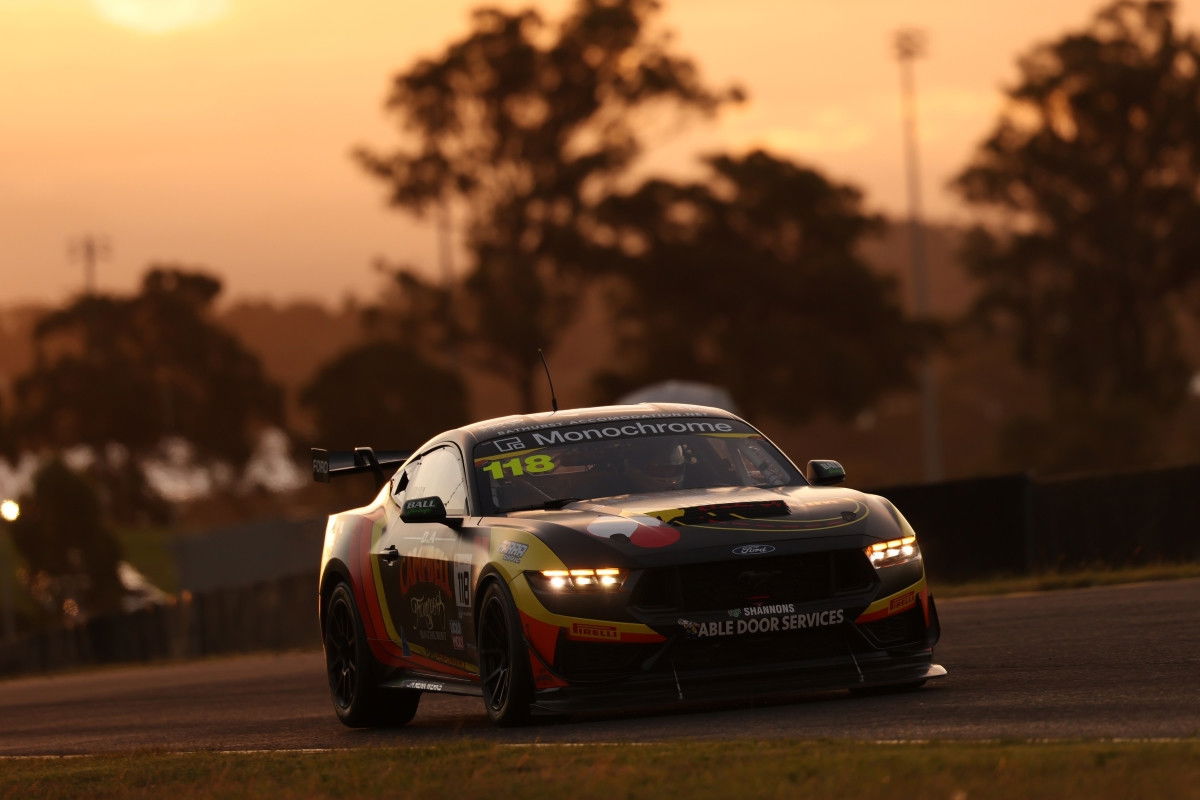 Crick and Campbell set pace in Monochrome GT4