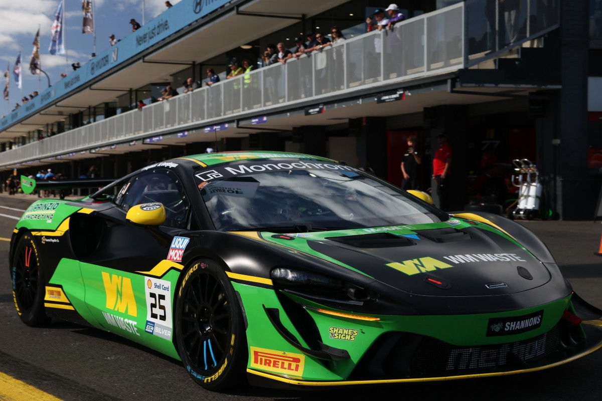 Method Motorsport McLaren duo best overall in GT4 qualifying