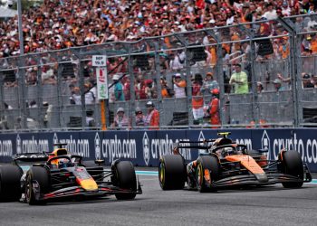 Oscar Piastri knew it was only a matter of time before he cleared Max Verstappen in the Miami Grand Prix. Image: XPB Images.